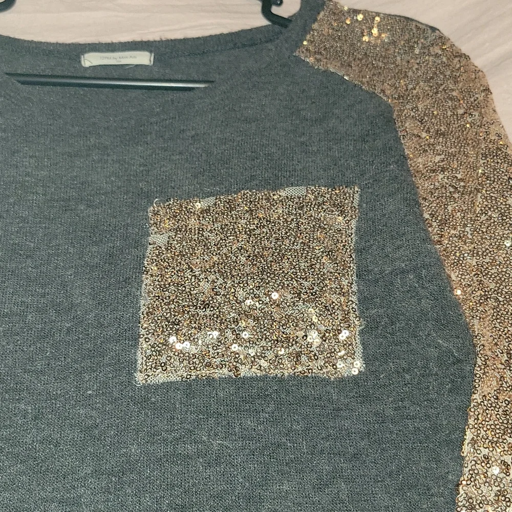 Sweater - Picture 2 of 2